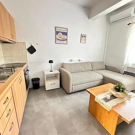 Apartment Nella's *